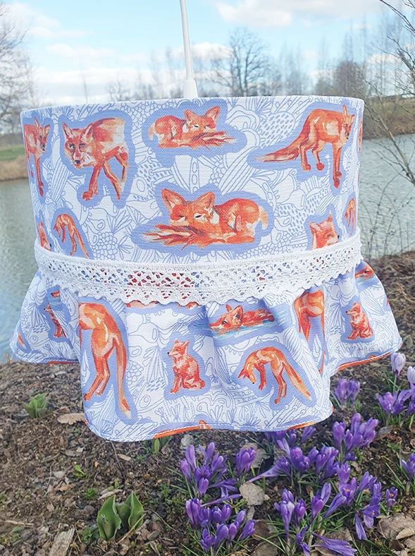 Viltīgā lapsa (lampa ar volāniem)