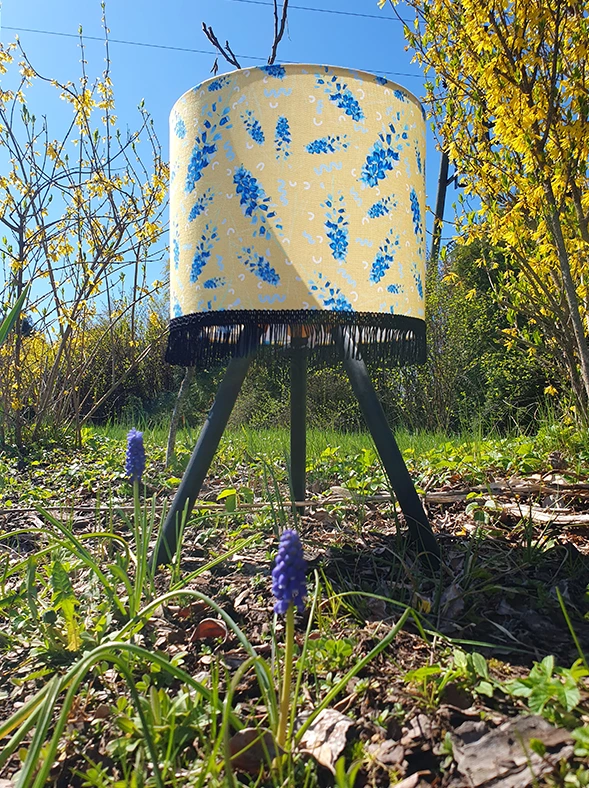 Klusais dzeltenais (abažūrs ar skarām D 30 cm)
